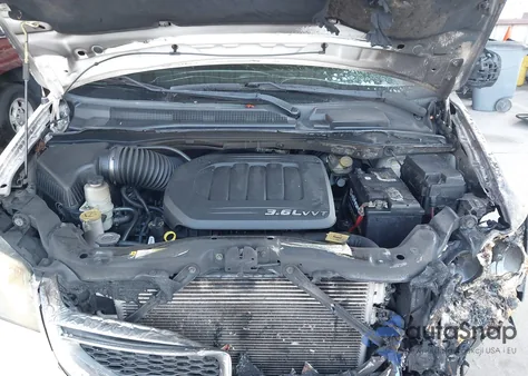 2011 Dodge Grand Caravan Express z USA, uszkodzony, nr VIN 2D4RN4DG9BR731948